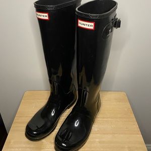Hunter Women’s Original Tall Gloss Rain Boots